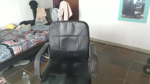 Julfigo online show from 04/28/26, 03:06