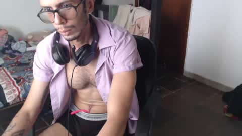 Snapshot of julfigo chatting on 07/11/26, 04:10 Julfigo online show from 07/11/26, 04:10