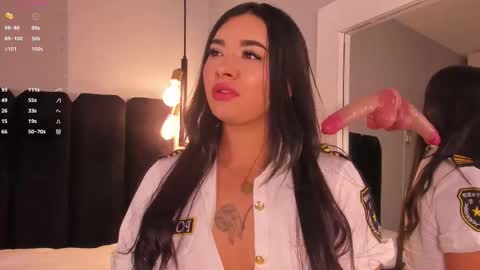 juli_casanova online show from 09/23/25, 11:02