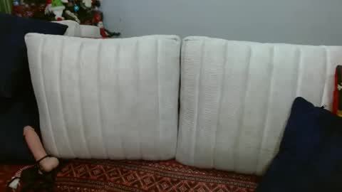 Snapshot of juli_love11 chatting on 12/13/24, 10:45 JULIETA online show from 12/13/24, 10:45