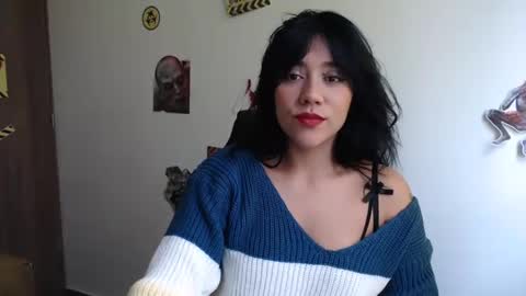 Snapshot of juli_love11 chatting on 12/22/24, 04:59 JULIETA online show from 12/22/24, 04:59