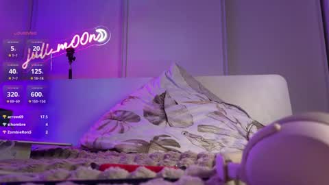 juli_m00n online show from 07/09/26, 06:23