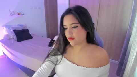 Snapshot of juli_santos_22 chatting on 01/03/25, 12:30 juli_santos_22 online show from 01/03/25, 12:30