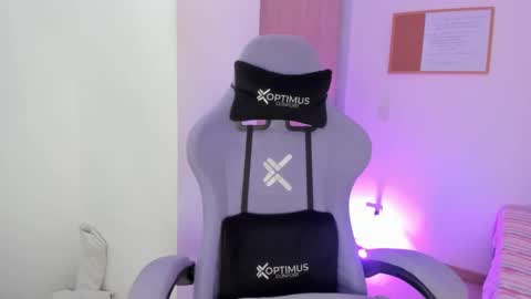 Snapshot of juli_santos_22 chatting on 02/05/25, 05:31 juli_santos_22 online show from 02/05/25, 05:31