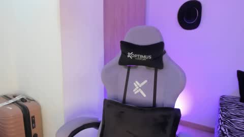 Snapshot of juli_santos_22 chatting on 02/23/25, 08:44 juli_santos_22 online show from 02/23/25, 08:44