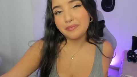 Snapshot of juli_santos_22 chatting on 03/07/25, 10:32 juli_santos_22 online show from 03/07/25, 10:32