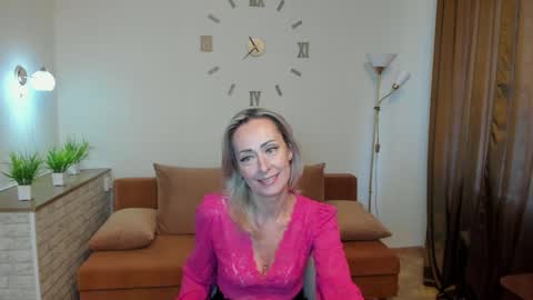 julia__cherry_ online show from 01/18/25, 11:21