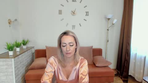 julia__cherry_ online show from 01/22/25, 11:56