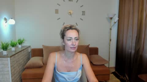 julia__cherry_ online show from 01/26/25, 07:32