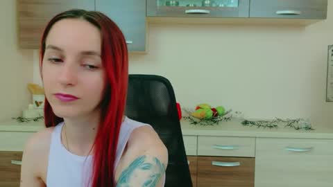 JuliaJae online show from 04/26/26, 06:11