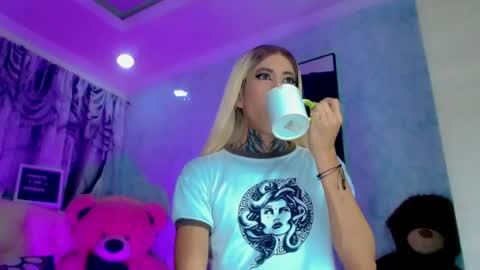 julia_bulette1 online show from 06/16/26, 12:02