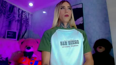 julia_bulette1 online show from 06/16/26, 11:18