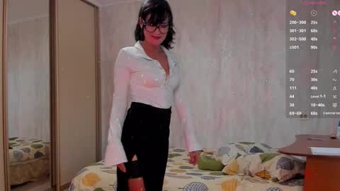 Julia online show from 09/24/25, 05:44