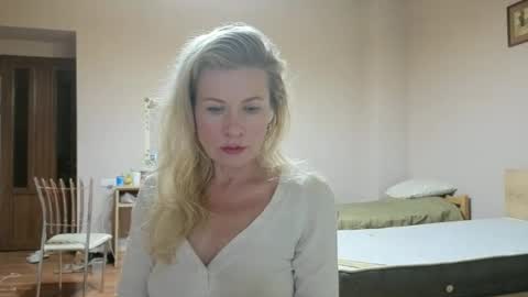 julia_giulia online show from 10/01/25, 09:21