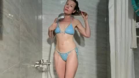 julia_giulia online show from 10/20/25, 10:16