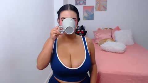 julia online show from 12/03/25, 05:04