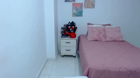 julia online show from 12/17/25, 07:53