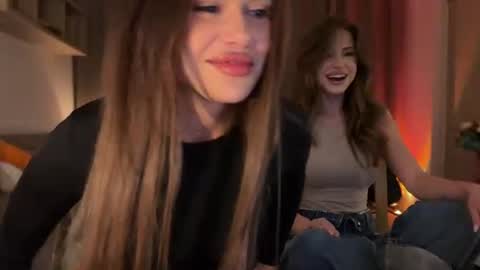 Julia R Le online show from 06/12/26, 09:03