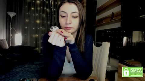 julia_t_mog online show from 01/16/26, 09:41