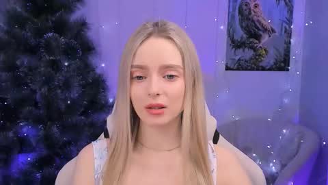 Snapshot of juliabrewwer chatting on 12/17/25, 02:01 Julia online show from 12/17/25, 02:01