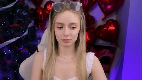 Julia online show from 03/24/26, 06:02