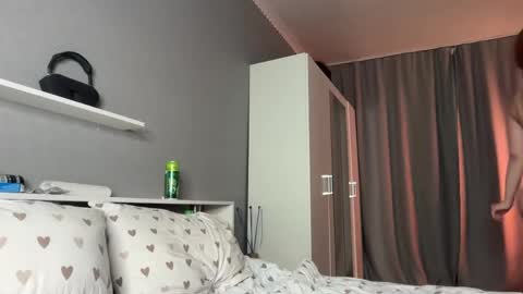 Julia -  online show from 04/10/26, 04:12