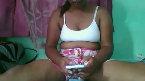 juliah02 online show from 02/07/25, 06:24