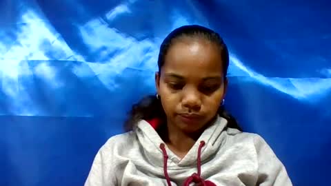 juliah02 online show from 06/15/26, 05:20