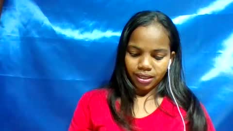 juliah02 online show from 06/18/26, 09:14