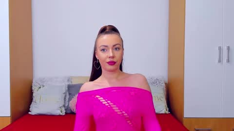 juliahaiee online show from 02/22/25, 09:59