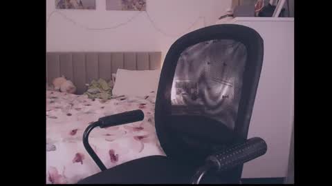 Snapshot of julialiones chatting on 09/22/25, 05:15 julialiones online show from 09/22/25, 05:15