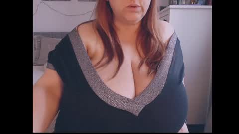 julialiones online show from 05/31/26, 10:11