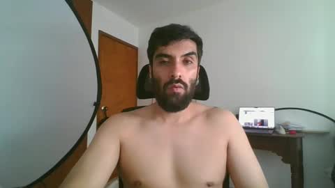 Snapshot of julian_patino chatting on 10/02/25, 08:38 julian_patino online show from 10/02/25, 08:38