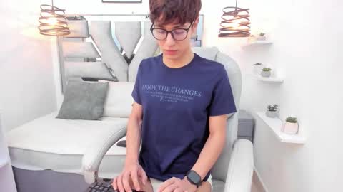 julian_steward online show from 12/20/25, 08:16