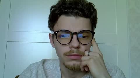 julian_velvet online show from 05/23/26, 11:25