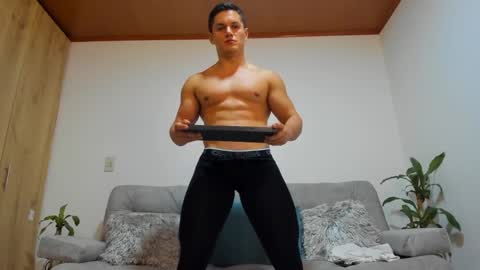 julian_wallace online show from 12/10/24, 04:13