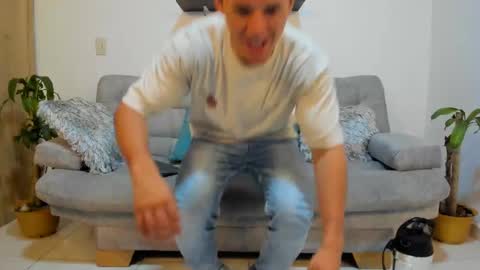 julian_wallace online show from 01/21/25, 03:26