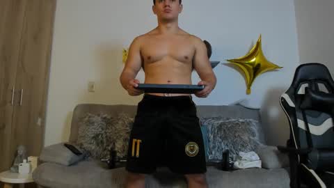 julian_wallace online show from 09/23/25, 04:32