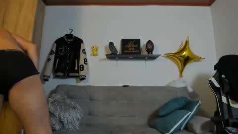 julian_wallace online show from 10/02/25, 04:58