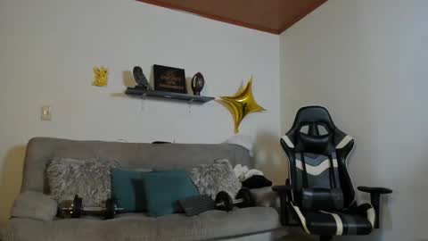 julian_wallace online show from 10/29/25, 03:47