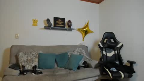 julian_wallace online show from 12/04/25, 05:54