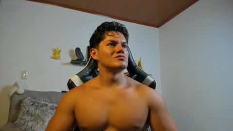 julian_wallace online show from 12/19/25, 08:49