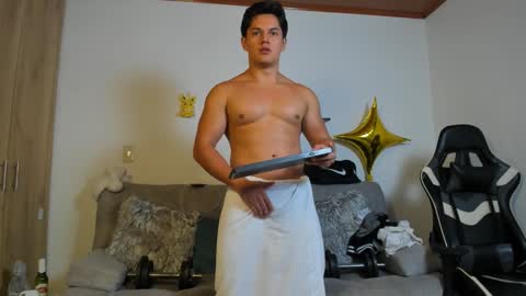 julian_wallace online show from 12/20/25, 04:47