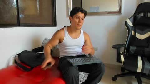 julian_wallace online show from 04/03/26, 07:34