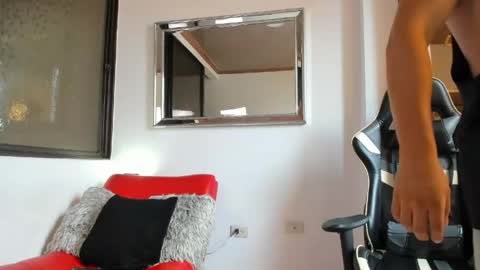 julian_wallace online show from 04/14/26, 05:30