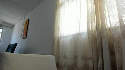 julian_wallace1 online show from 05/15/26, 05:09