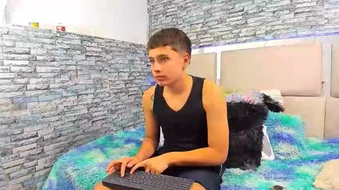 julian online show from 10/14/25, 06:09