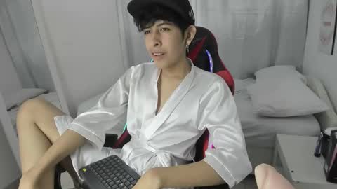 Julian online show from 03/24/26, 07:19