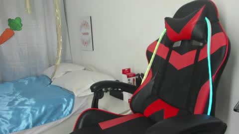 Julian online show from 04/04/26, 07:00