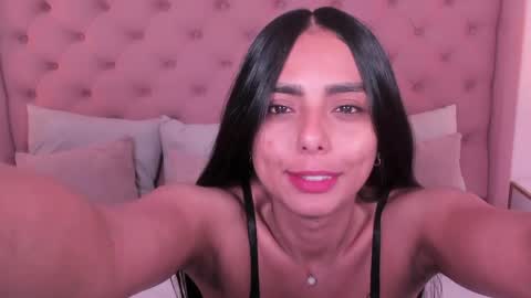 Snapshot of juliana_davies_ chatting on 04/13/26, 05:29 Juli online show from 04/13/26, 05:29